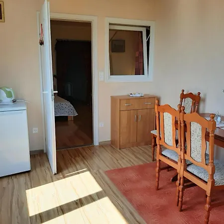 Rozsakert Vendeghaz *