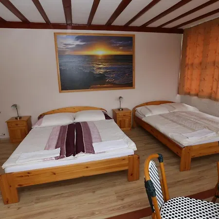 Rozsakert Vendeghaz * 西格利盖特