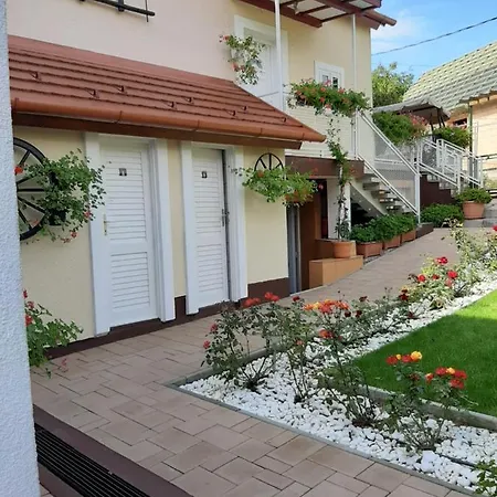 Rozsakert Vendeghaz Bed & Breakfast Szigliget