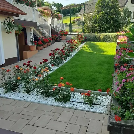 Rozsakert Vendeghaz * 西格利盖特