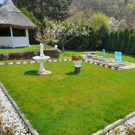 Bed & Breakfast Rozsakert Vendeghaz *