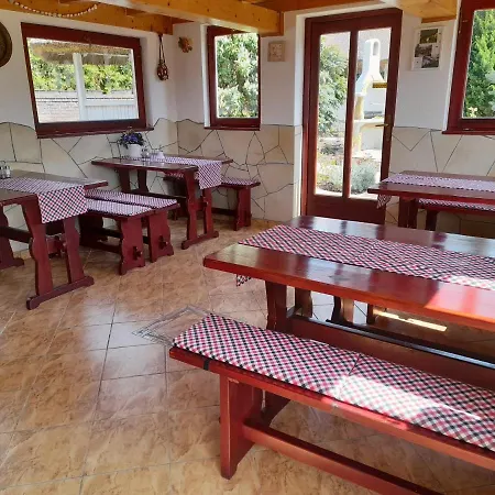 住宿加早餐酒店 Rozsakert Vendeghaz