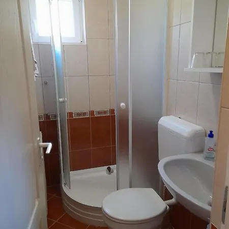 Rozsakert Vendeghaz Bed & Breakfast *