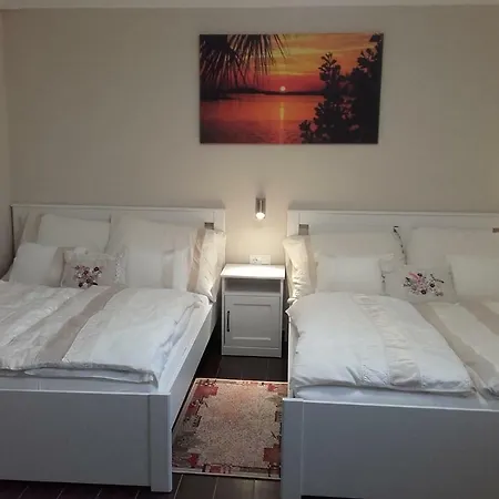 住宿加早餐酒店 Rozsakert Vendeghaz