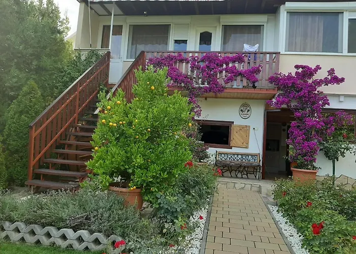 Bed & Breakfast Rozsakert Vendeghaz Szigliget