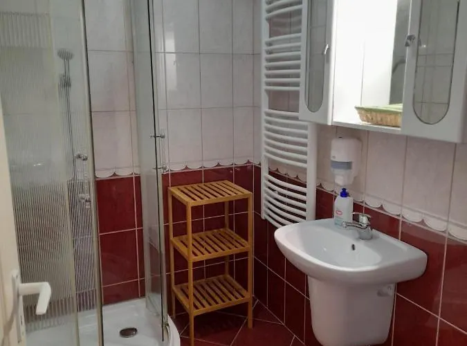 Rozsakert Vendeghaz
